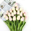 Tulip Flower Bouquet: Exquisite Wedding Ceremony Decor Tulip Flower Bouquet: Exquisite Wedding Ceremony Decor