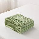 1pc Solid Color Flannel Blanket Soft Warm Throw for Travel 1pc Solid Color Flannel Blanket Soft Warm Throw for Travel