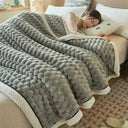 Winter Warm Blanket Skin-Friendly Striped Bedspread Throw Winter Warm Blanket Skin-Friendly Striped Bedspread Throw