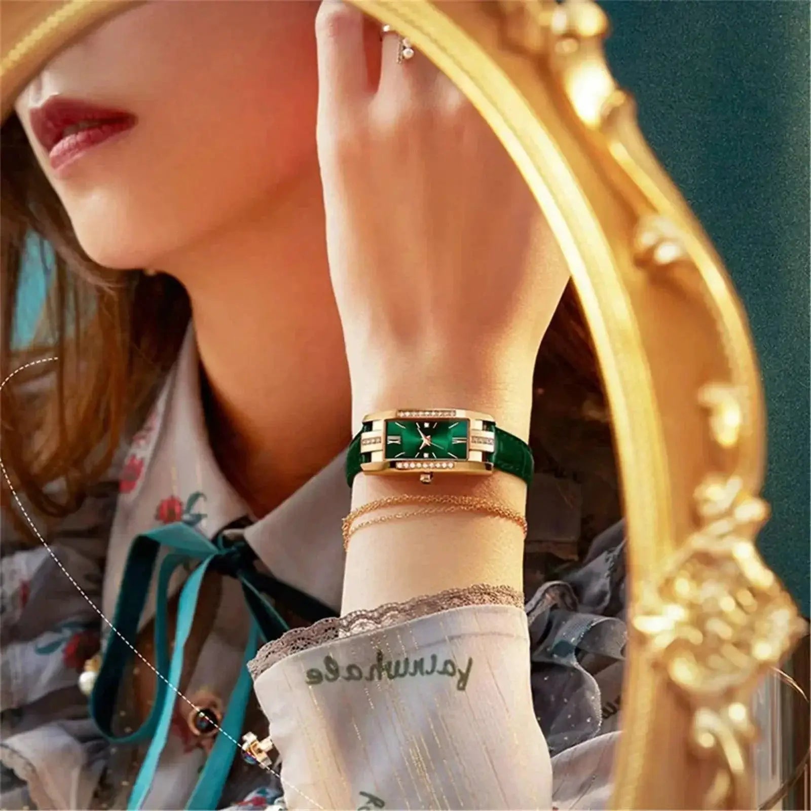 Womens Fashion Watch Elegant Leather Strap Quartz Timepiece