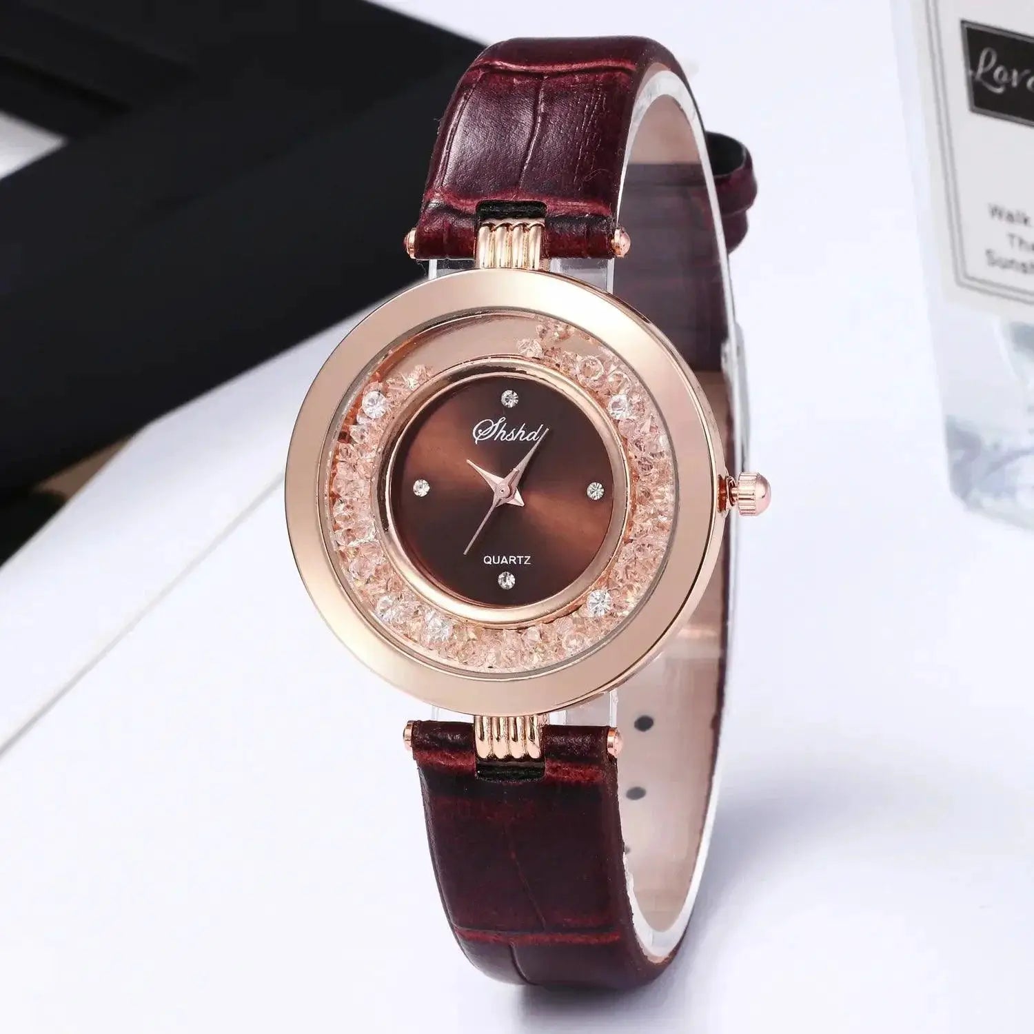Womens Fashion Watch Elegant Leather Strap Quartz Timepiece