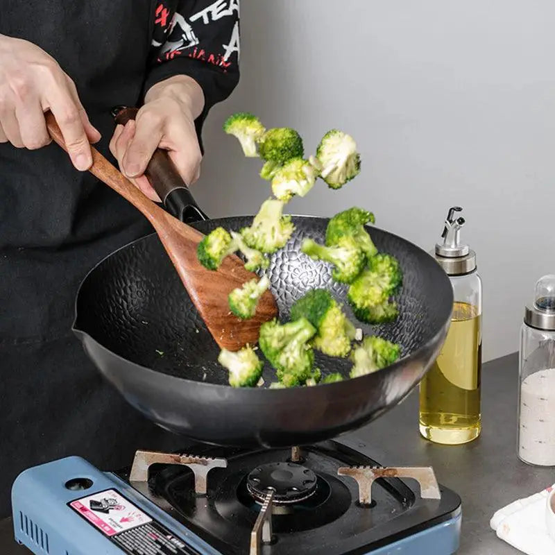 Konco 32cm Noncoated Cast Iron Wok Pan For Gas Induction