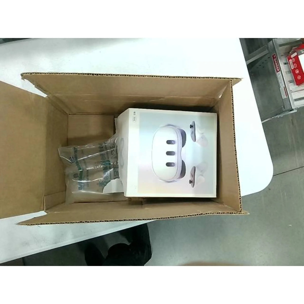 Oculus Quest Mixed Reality Headset