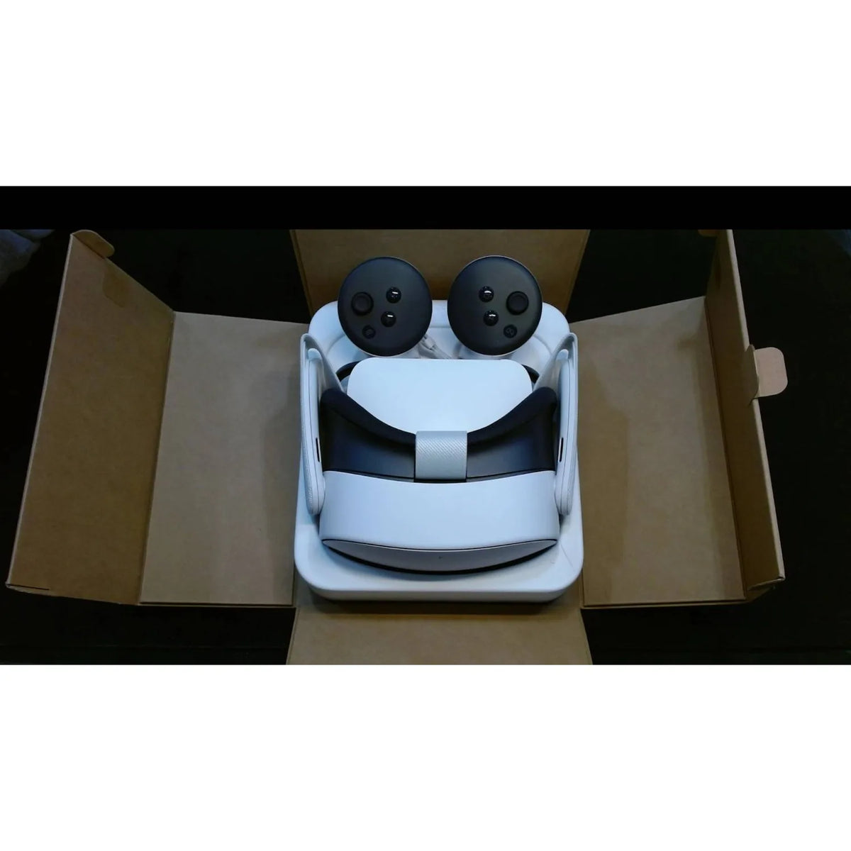 Oculus Quest Mixed Reality Headset