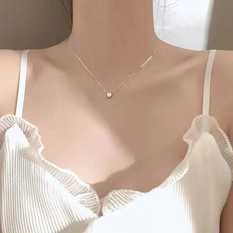 Luxurious Silver Choker With CZ Pendant For Women Elegant