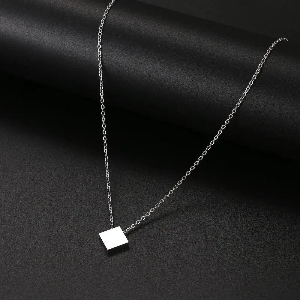 Hypoallergenic Clover Necklace for Women — product view 15