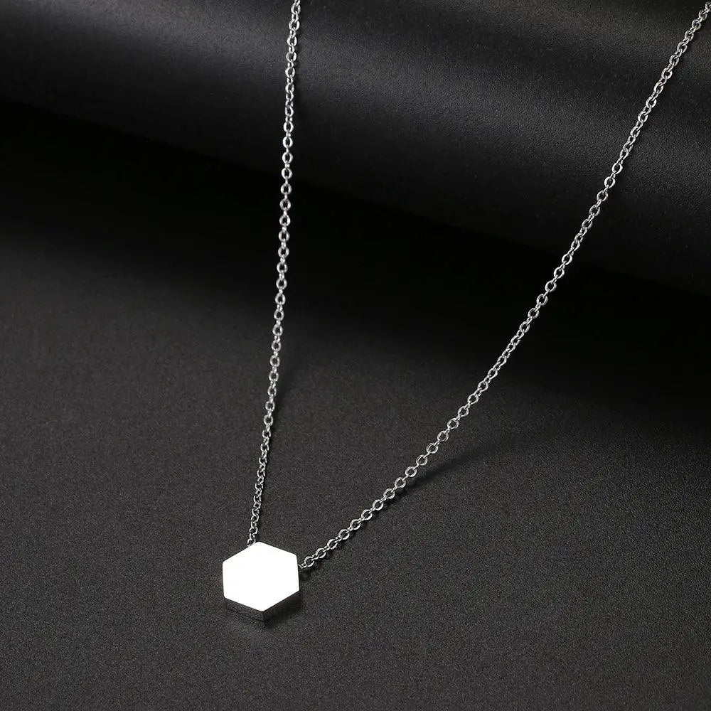 Hypoallergenic Clover Necklace for Women — product view 11