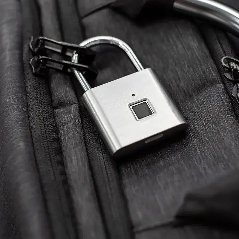 KERUI Smart Fingerprint Padlock Waterproof Fingerprint Keyless Door Lock Type C Rechargeable Security Padlock for House