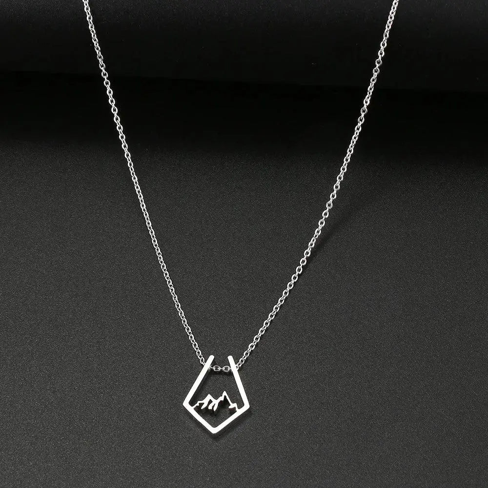 Hypoallergenic Clover Necklace for Women — product view 10