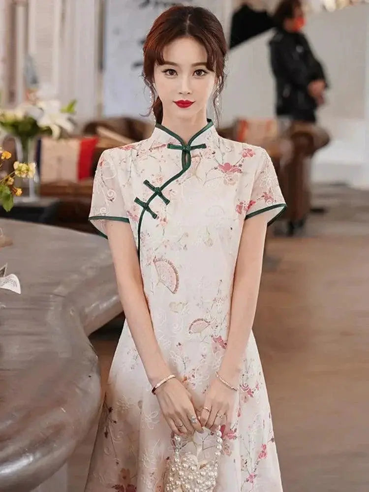 Luxurious Chinese Cheongsam Embroidered Gown For Occasions