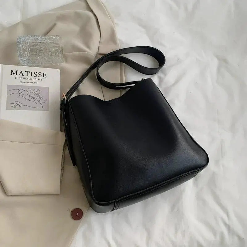 Spring Chic Crossbody Bag Elegant PU Leather Essential