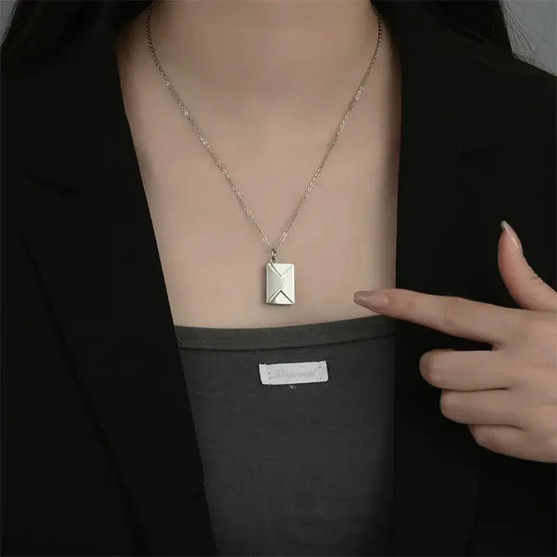 Mangley Secret Magnetic Necklace With Hidden Feature