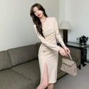 Elegant Red Sheath Dress Retro-Chic V-neck Slit Detail