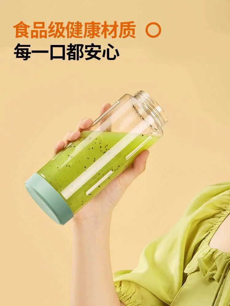 Small Portable Home Electric Fruit Juicer For Quick Drinks