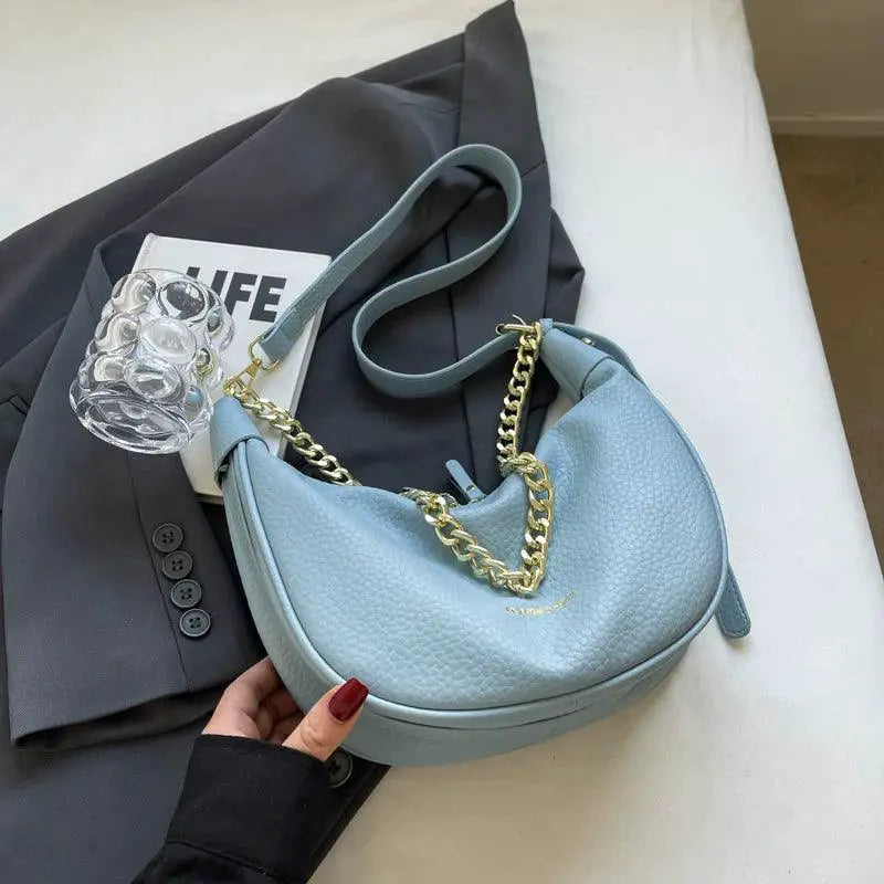 Stylish Dumpling Bag For Fashion Forward Women Daily Use