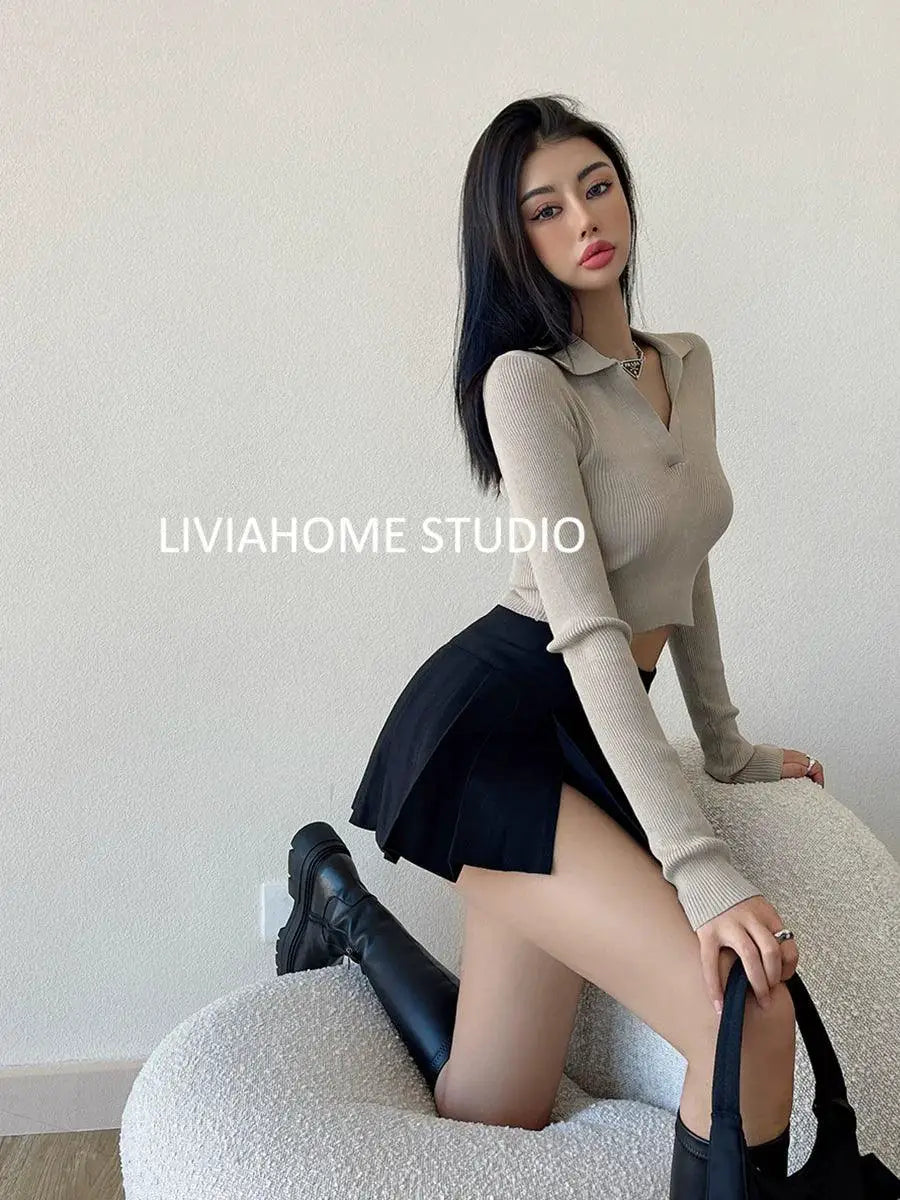 American Style Knitted V Neck Crop Top For Fashionistas
