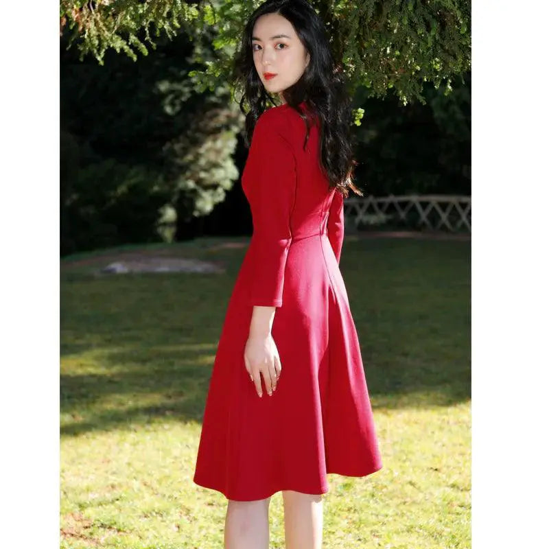 Retro Chic Slimming Dress for Modern Women Elegance