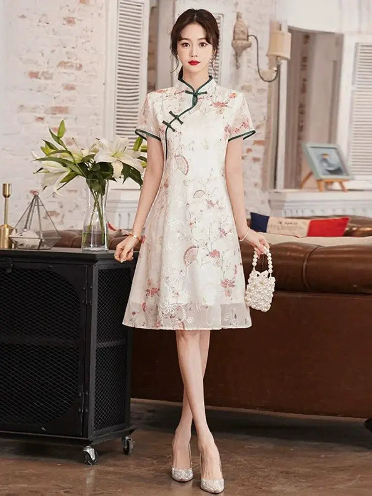 Luxurious Chinese Cheongsam Embroidered Gown For Occasions