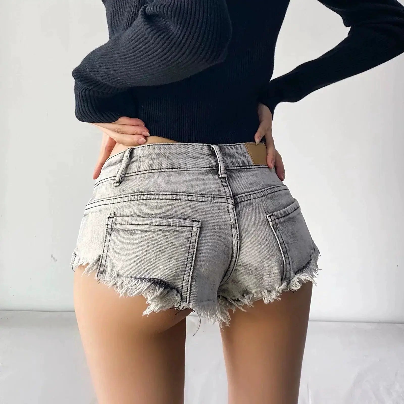 Sizzling Denim Shorts For Edgy Street Style Women Trend