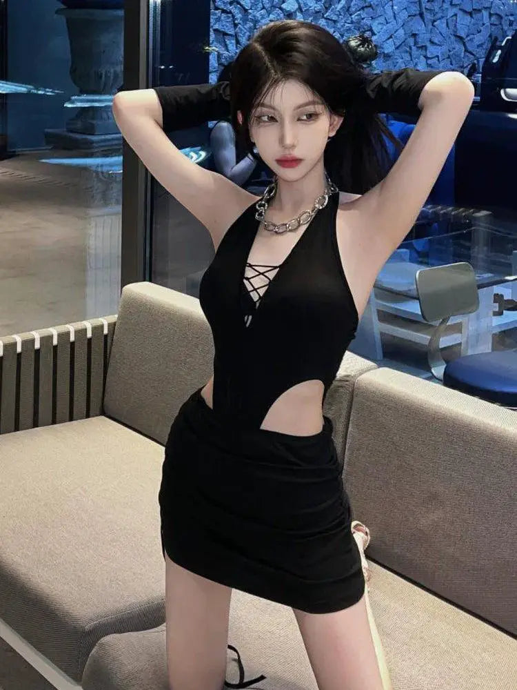 Dark Fashion Backless Dress For Sophisticated Spring Style