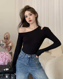 Off-the-Shoulder Black T-shirt Trendy Autumn Style Choice