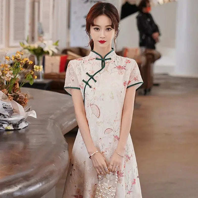 Luxurious Chinese Cheongsam Embroidered Gown For Occasions