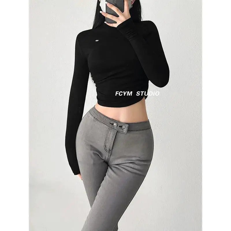 Chic Pleated Turtleneck Tee for Elegant Autumn Style