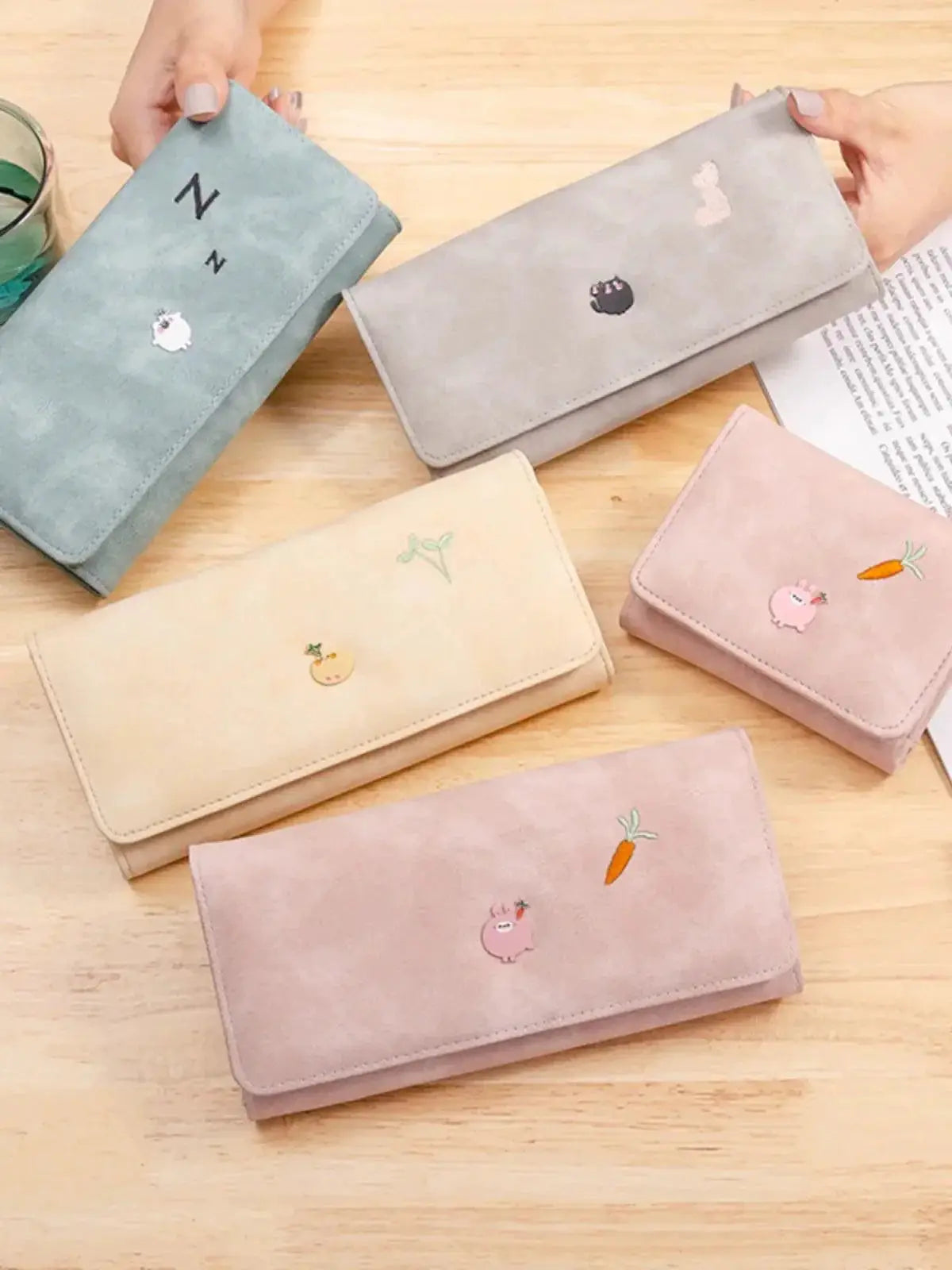 Embroidered Wallet for Women Card Holder and Organizer