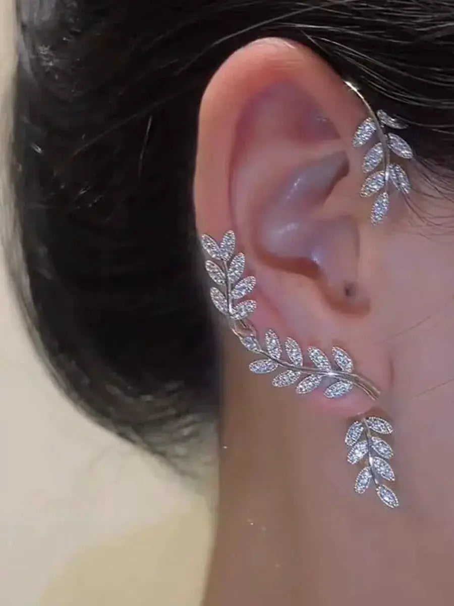 Graceful Elegant Leaf Design Women's Stud Earrings Set
