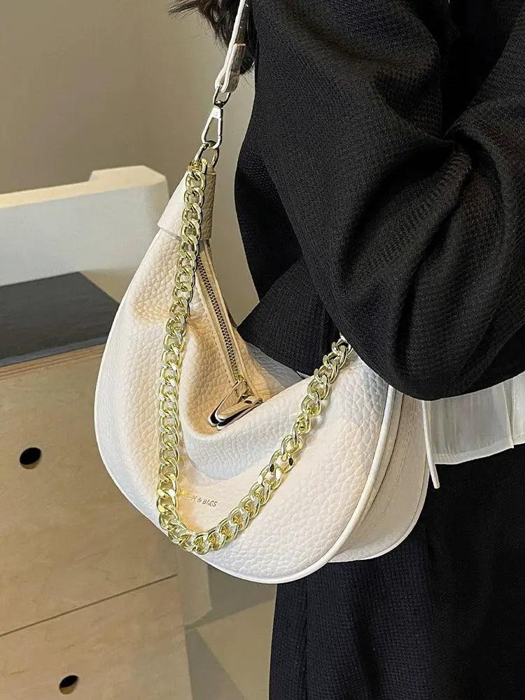 Stylish Dumpling Bag For Fashion Forward Women Daily Use