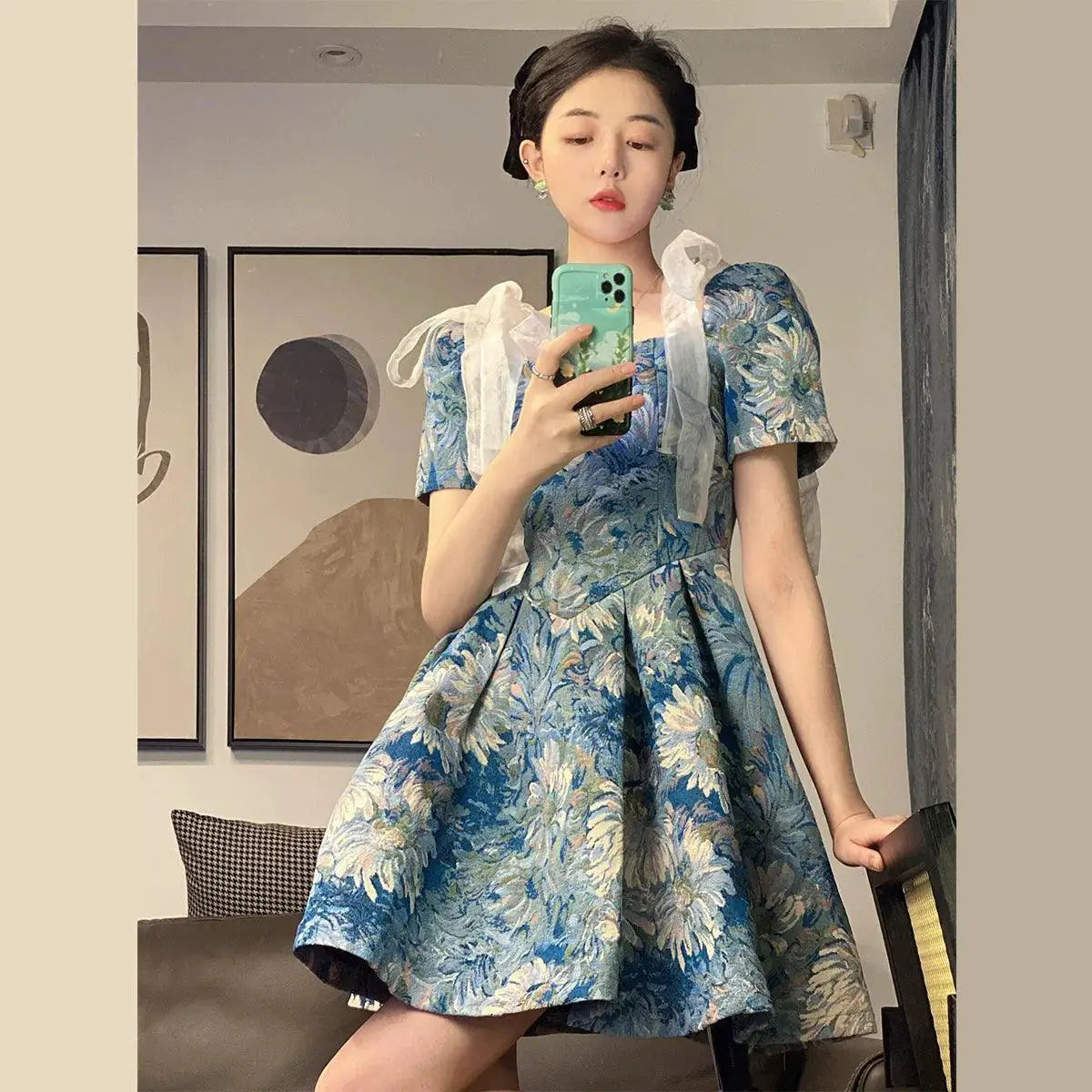 Spring Floral Art Dress With Retro Charm And Unique Prints
