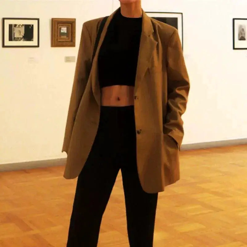 Retro Style Top Fashion Essential For Spring Streetwear