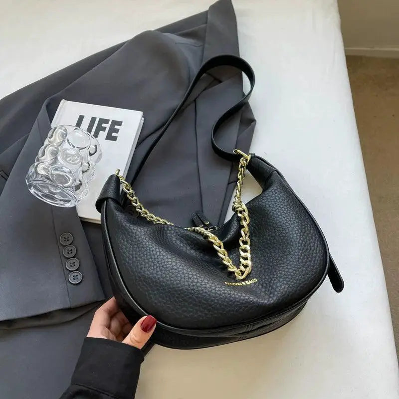 Stylish Dumpling Bag For Fashion Forward Women Daily Use