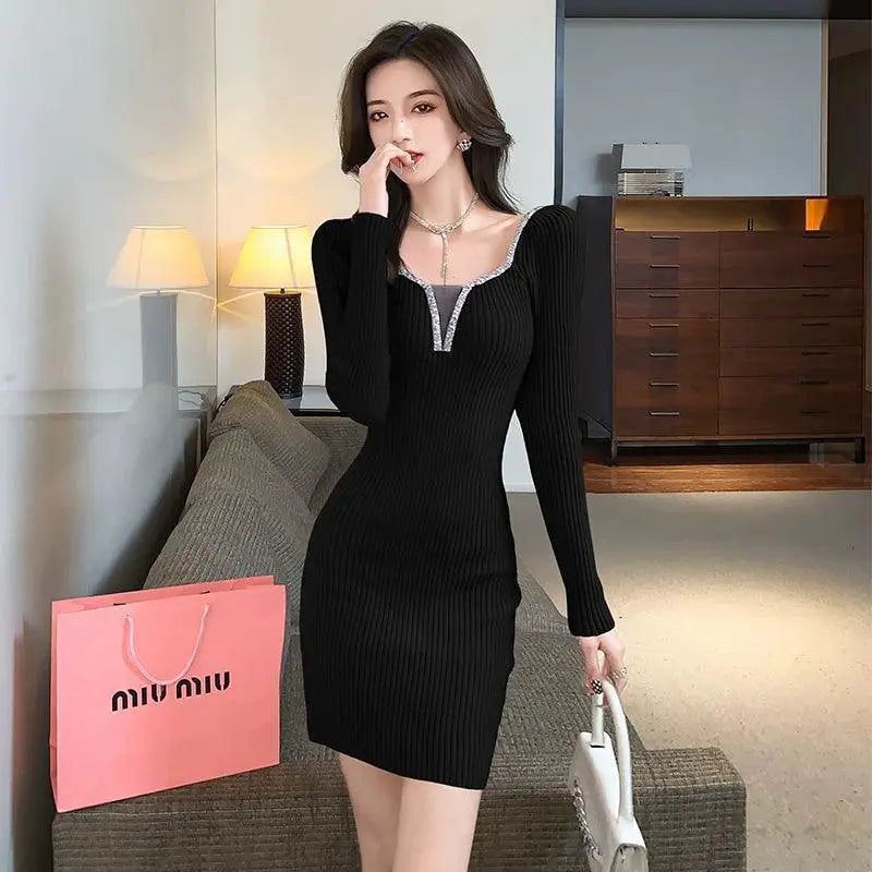 Diamond Sheath Dress Winter Party Wear With V Collar