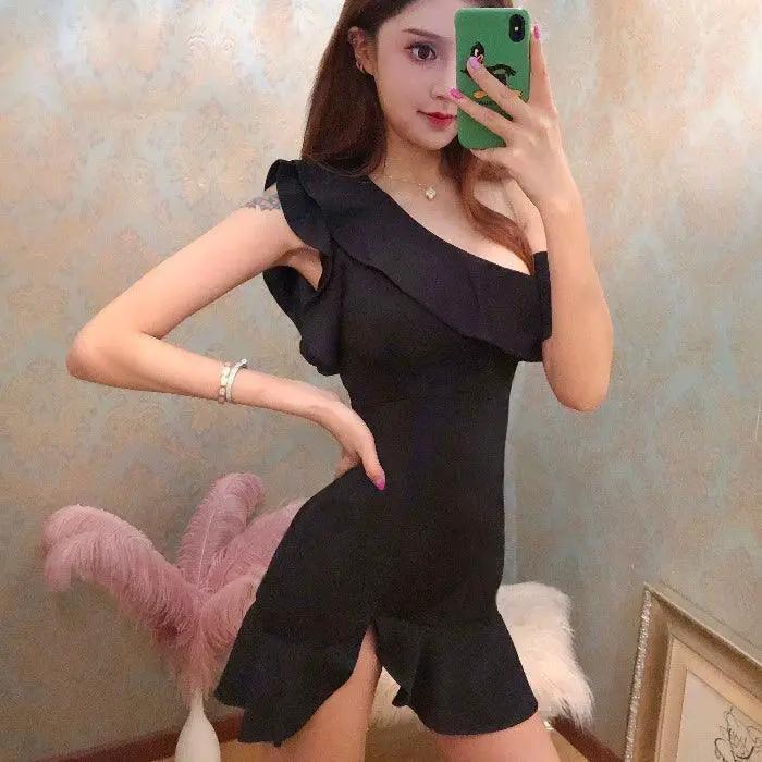 Celebrity Black One Shoulder Skirt For Trendy Night Outs