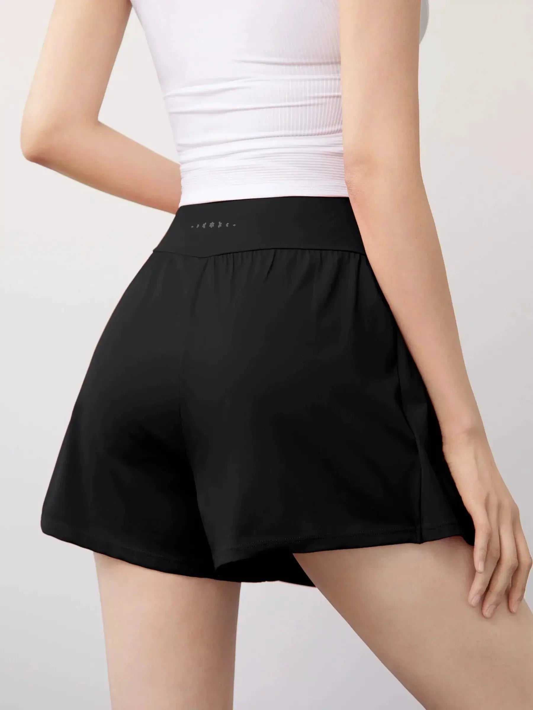 Quick Dry Womens Sports Shorts For Running Yoga Tennis