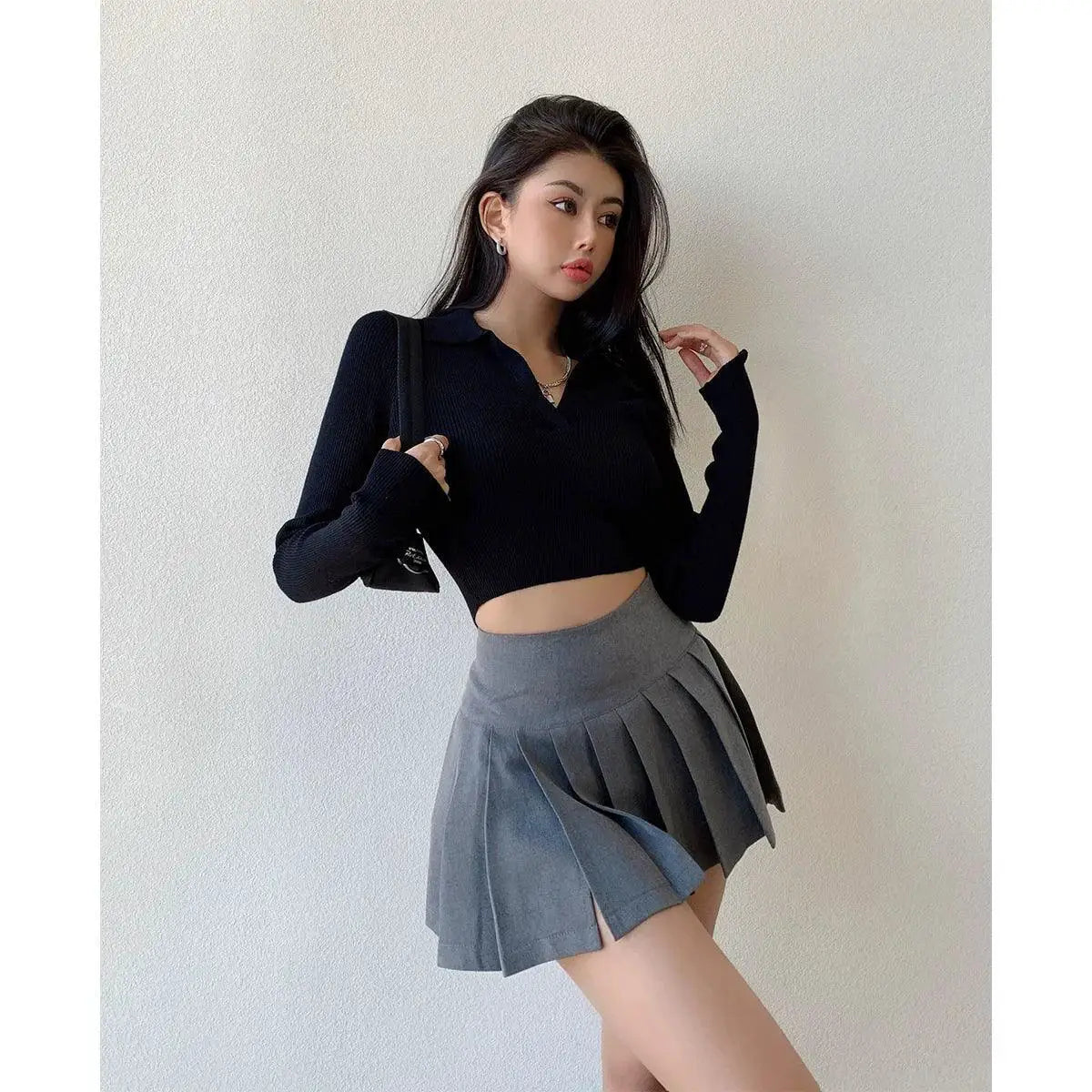 American Style Knitted V Neck Crop Top For Fashionistas
