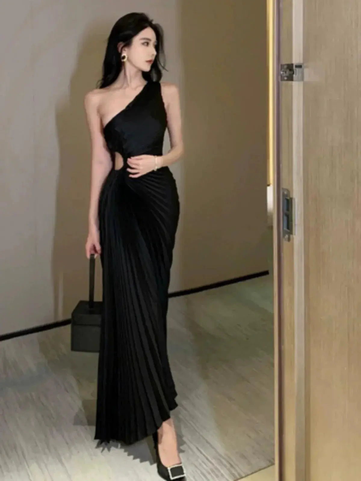 Accessible Luxury One Shoulder Pleated Dress For Elegance