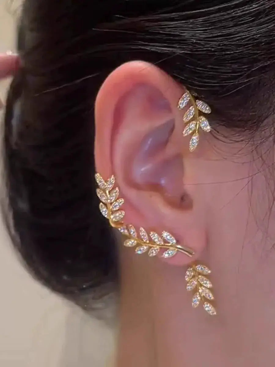 Graceful Elegant Leaf Design Women's Stud Earrings Set