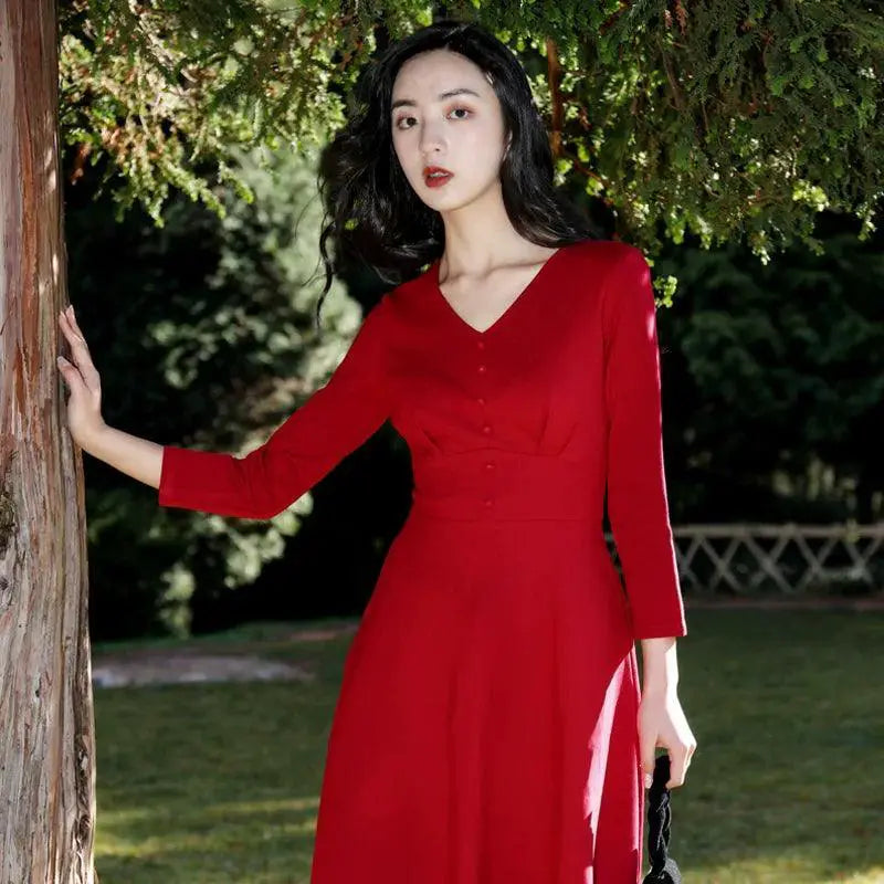 Retro Chic Slimming Dress for Modern Women Elegance