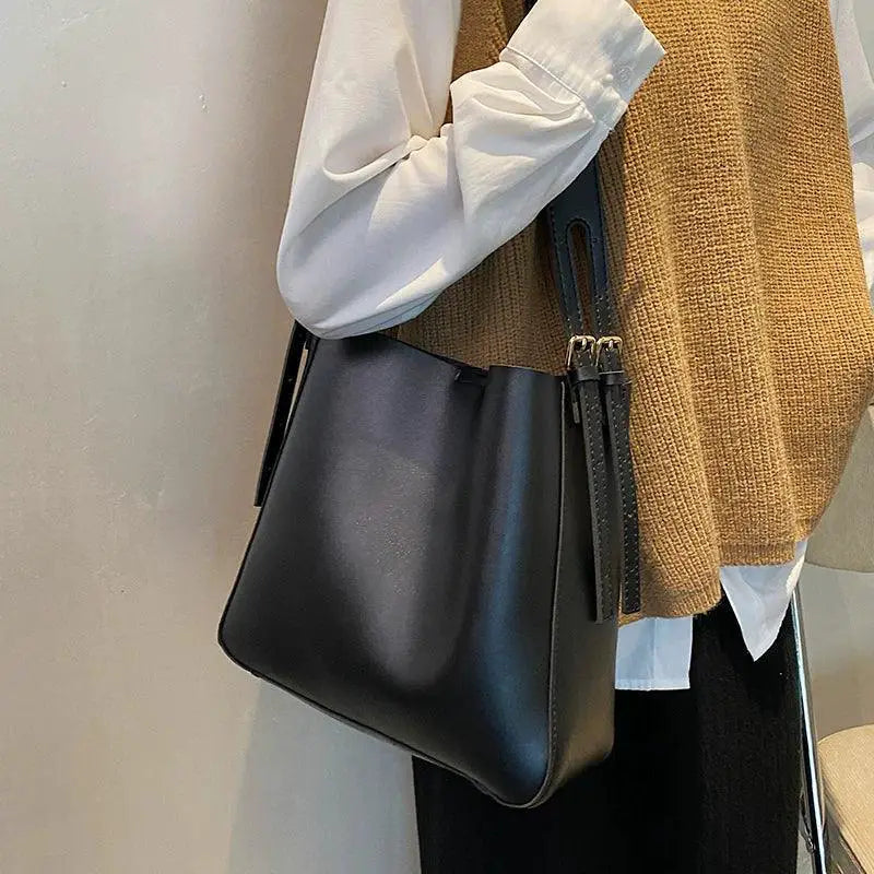 Spring Chic Crossbody Bag Elegant PU Leather Essential