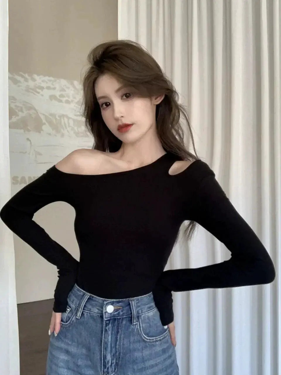 Off The Shoulder Black T Shirt For Autumn Wardrobe Style