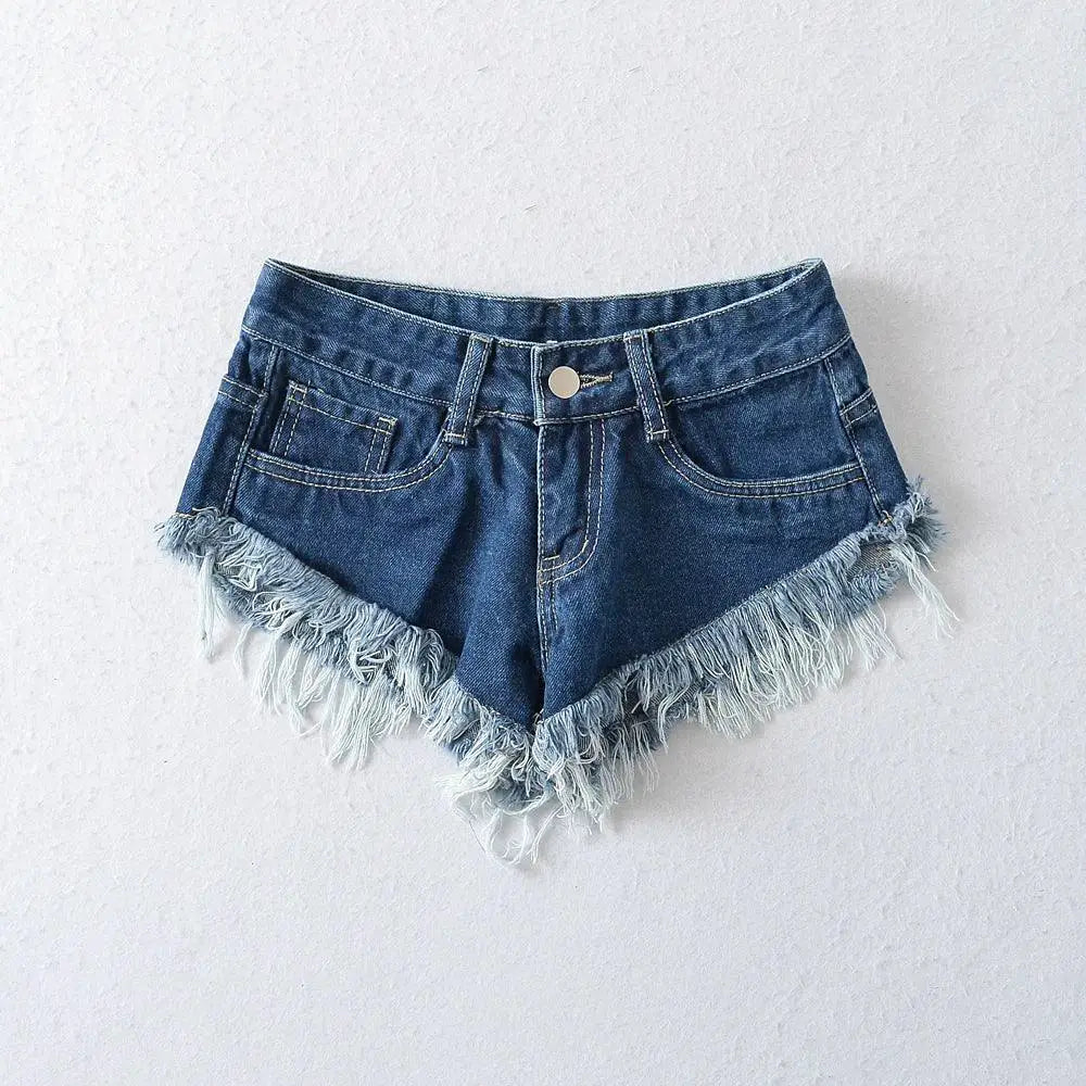 Sizzling Denim Shorts For Edgy Street Style Women Trend