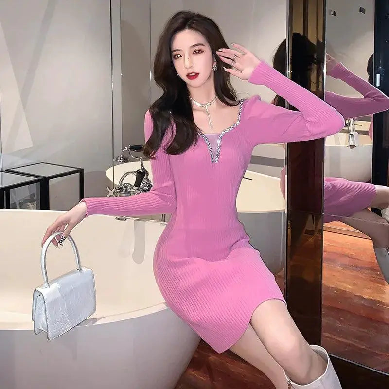 Diamond Sheath Dress Winter Party Wear With V Collar