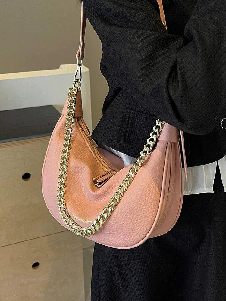 Stylish Dumpling Bag For Fashion Forward Women Daily Use