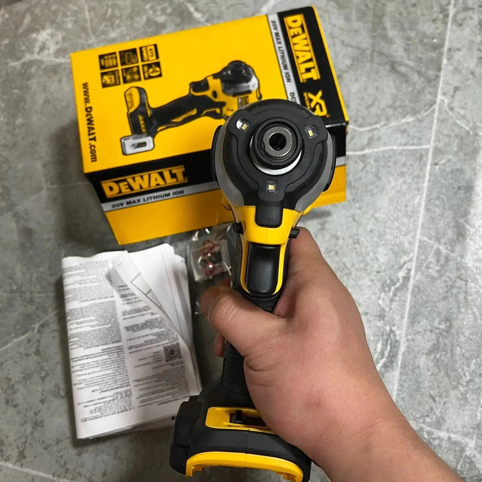 DCF850 Quarter Inch Brushless Cordless Impact Driver Compact