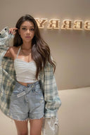 Hong Kong Style Raw Edge Denim Shorts for Stylish Young Adults