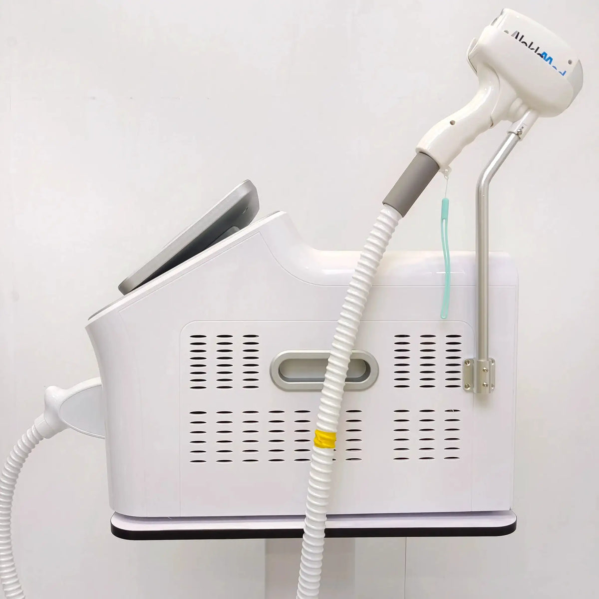 Sale 2026 4000W Soprano Diode Ice Titanium Laser Hair Removal Machine with 4 Wavelengths Alexandrite Hair Removal Device