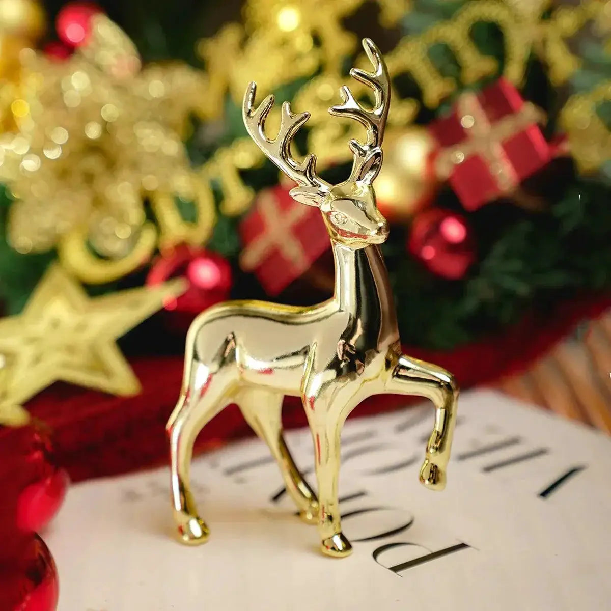 Elegant Resin Mother Deer And Fawn Sculptures For Christmas