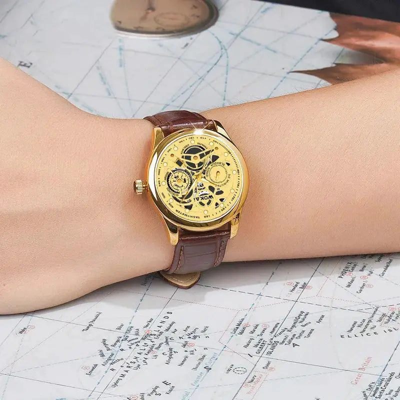 Masculine Leather Quartz Watch For Adventurous Men